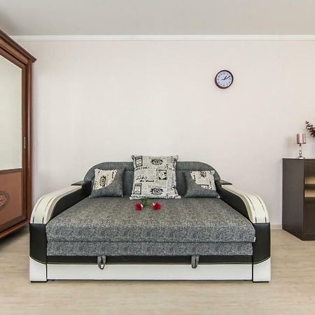 Super View, Luxury Apartment Near Chernihiv Metro. Kijev Kültér fotó