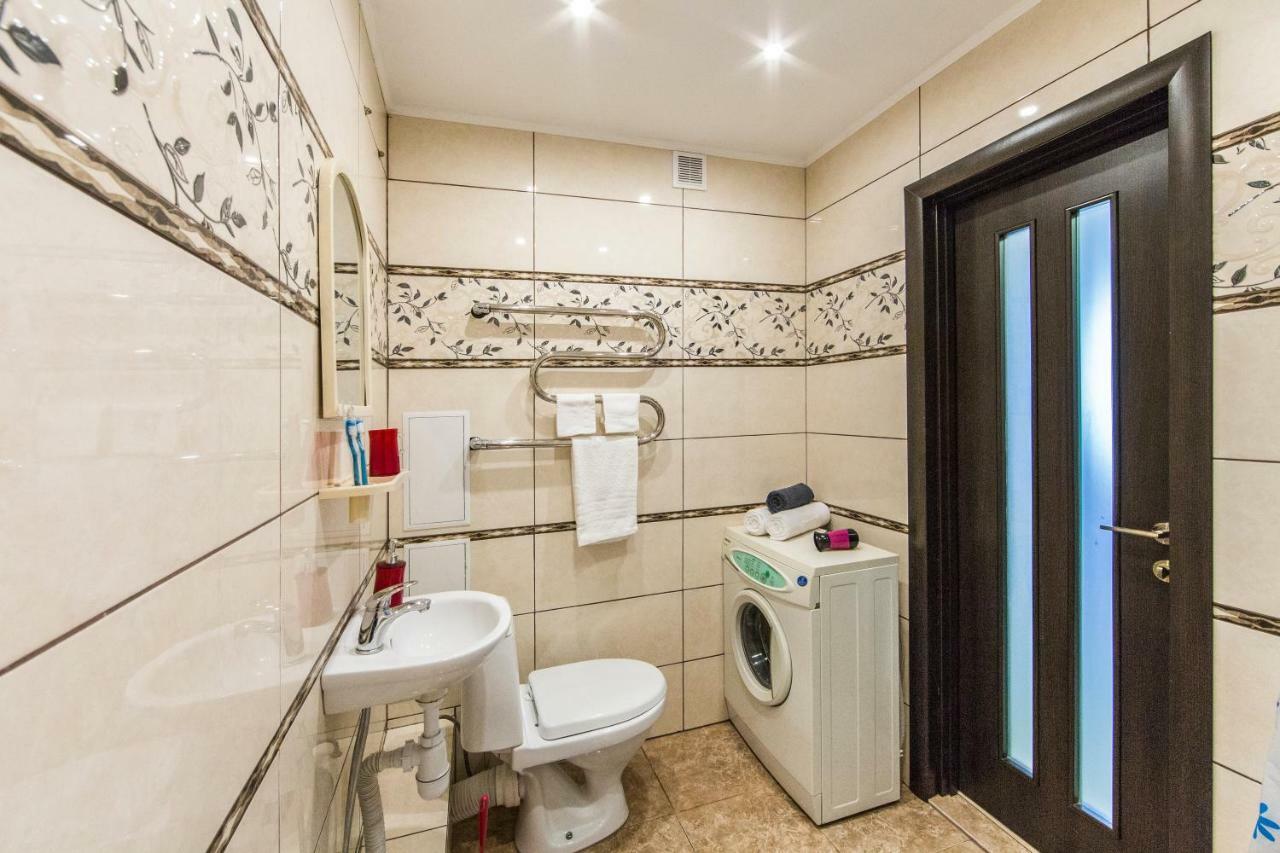 Super View, Luxury Apartment Near Chernihiv Metro. Kijev Kültér fotó