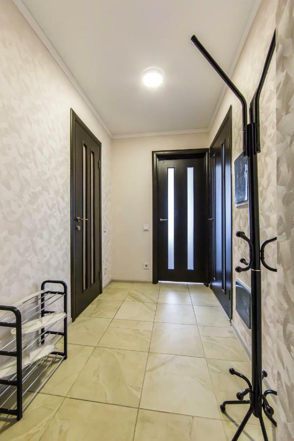 Super View, Luxury Apartment Near Chernihiv Metro. Kijev Kültér fotó