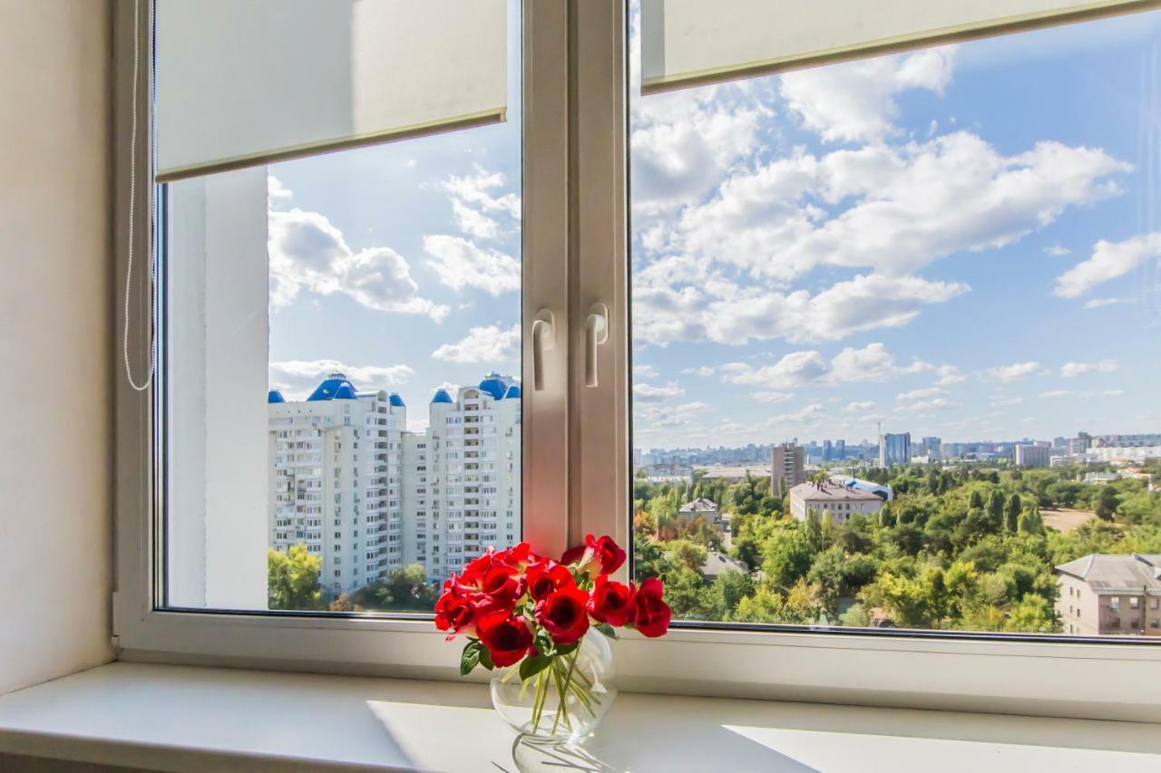 Super View, Luxury Apartment Near Chernihiv Metro. Kijev Kültér fotó