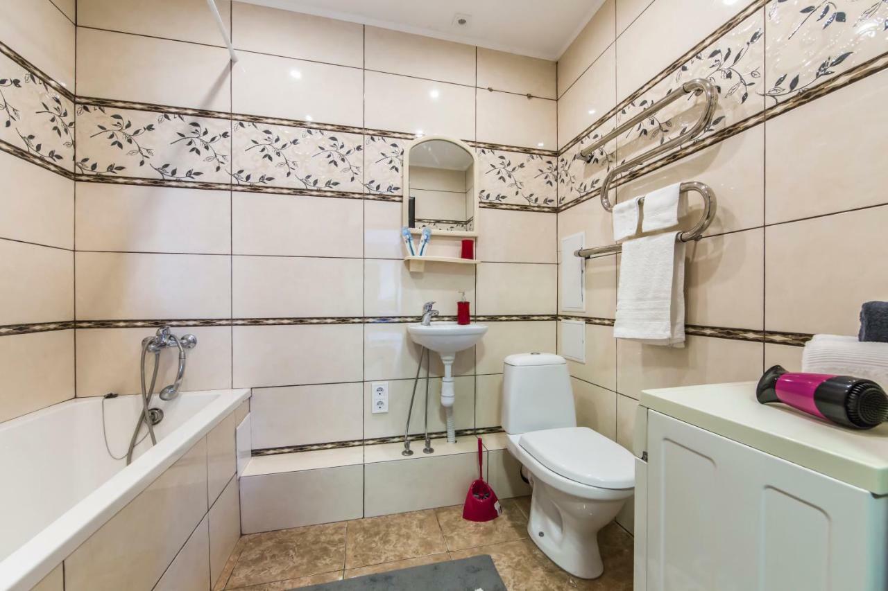 Super View, Luxury Apartment Near Chernihiv Metro. Kijev Kültér fotó